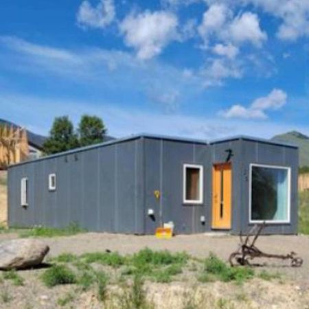 Karkens Container Home Salmon Εξωτερικό φωτογραφία